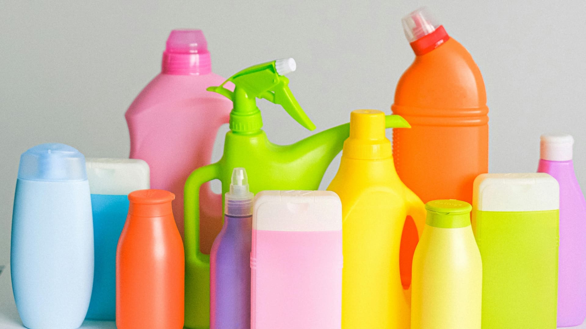 A picture of generic cleaning products